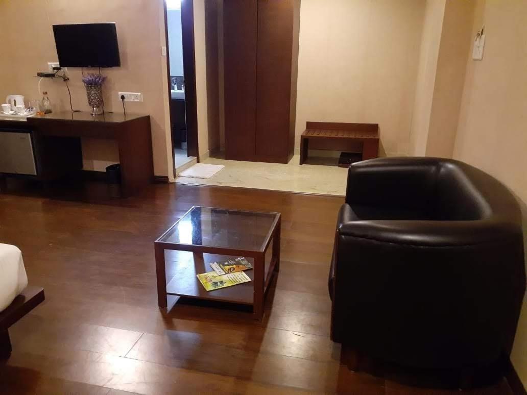 Hotel Md'S Continental Jorhāt 외부 사진