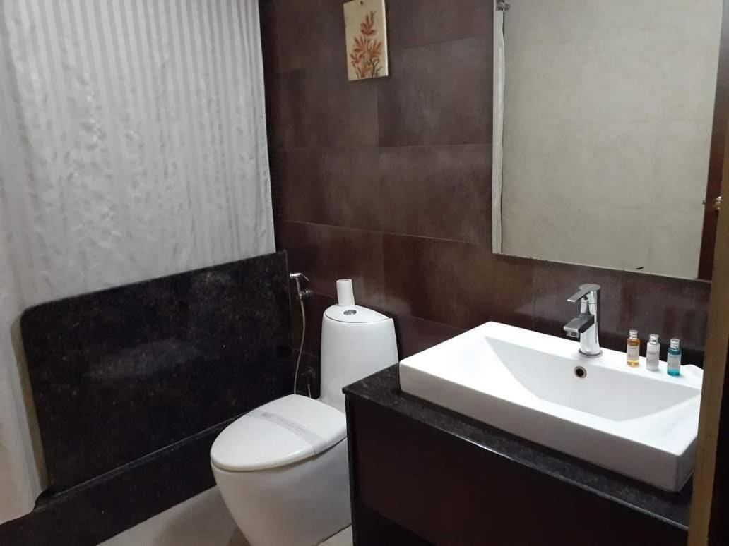 Hotel Md'S Continental Jorhāt 외부 사진
