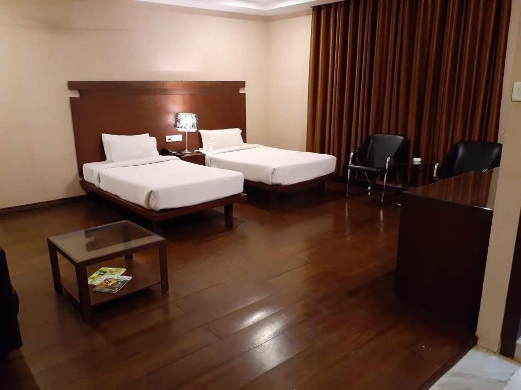 Hotel Md'S Continental Jorhāt 외부 사진