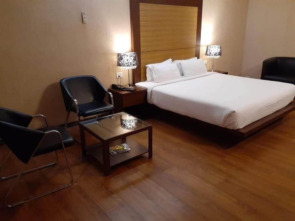 Hotel Md'S Continental Jorhāt 외부 사진