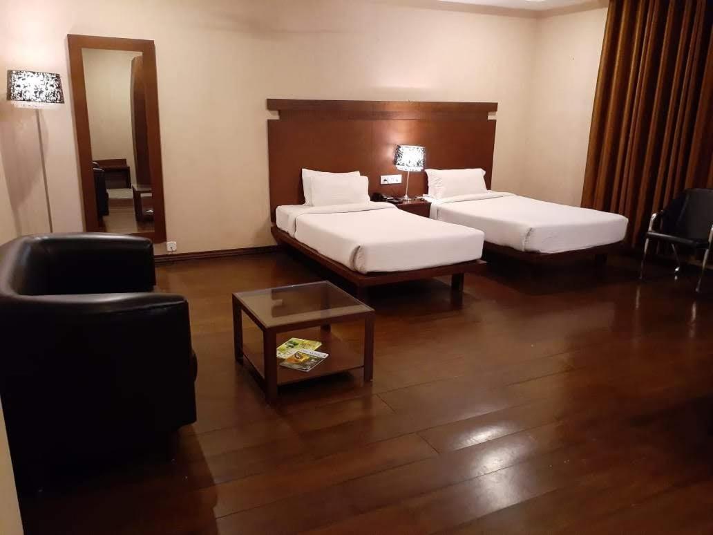 Hotel Md'S Continental Jorhāt 외부 사진